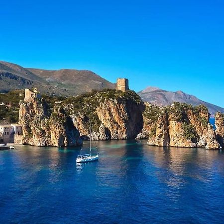 Casa Vacanze La Terrazza Sul Golfo 卡斯泰拉马莱 外观 照片