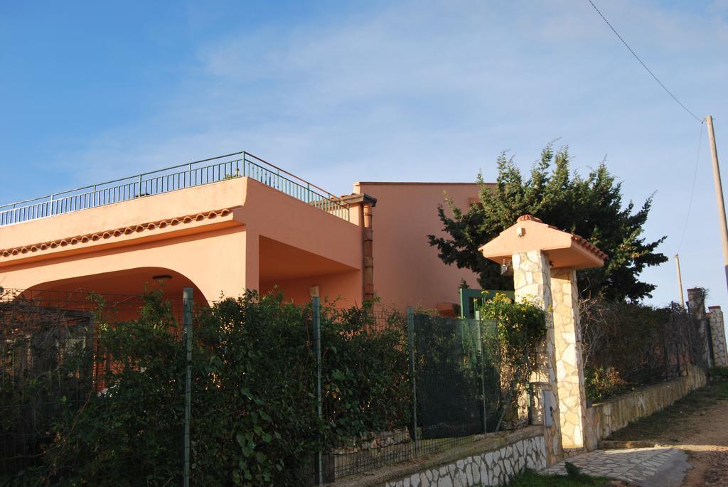Casa Vacanze La Terrazza Sul Golfo 卡斯泰拉马莱 外观 照片