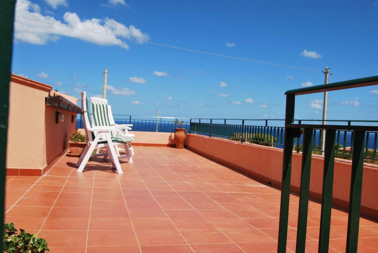 Casa Vacanze La Terrazza Sul Golfo 卡斯泰拉马莱 外观 照片