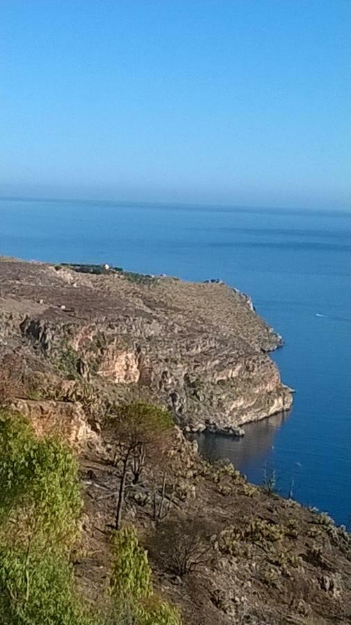 Casa Vacanze La Terrazza Sul Golfo 卡斯泰拉马莱 外观 照片