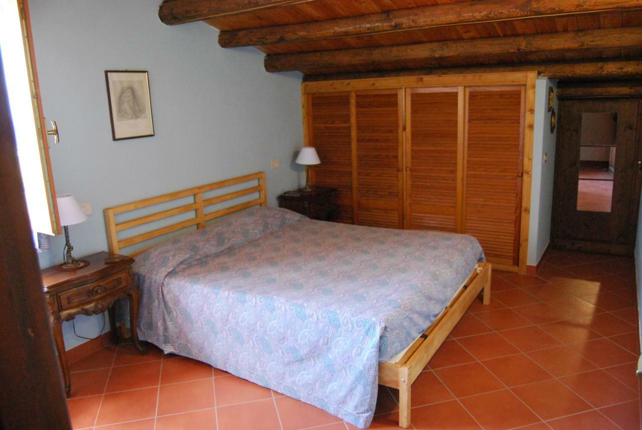 Casa Vacanze La Terrazza Sul Golfo 卡斯泰拉马莱 外观 照片